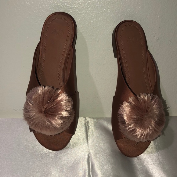 A-D Daughters pink satin powder puff slide )SZ 6 - Picture 7 of 8